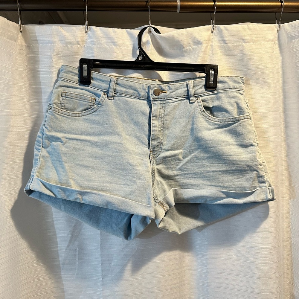H&M Light Wash Jean Shorts - Mid Rise